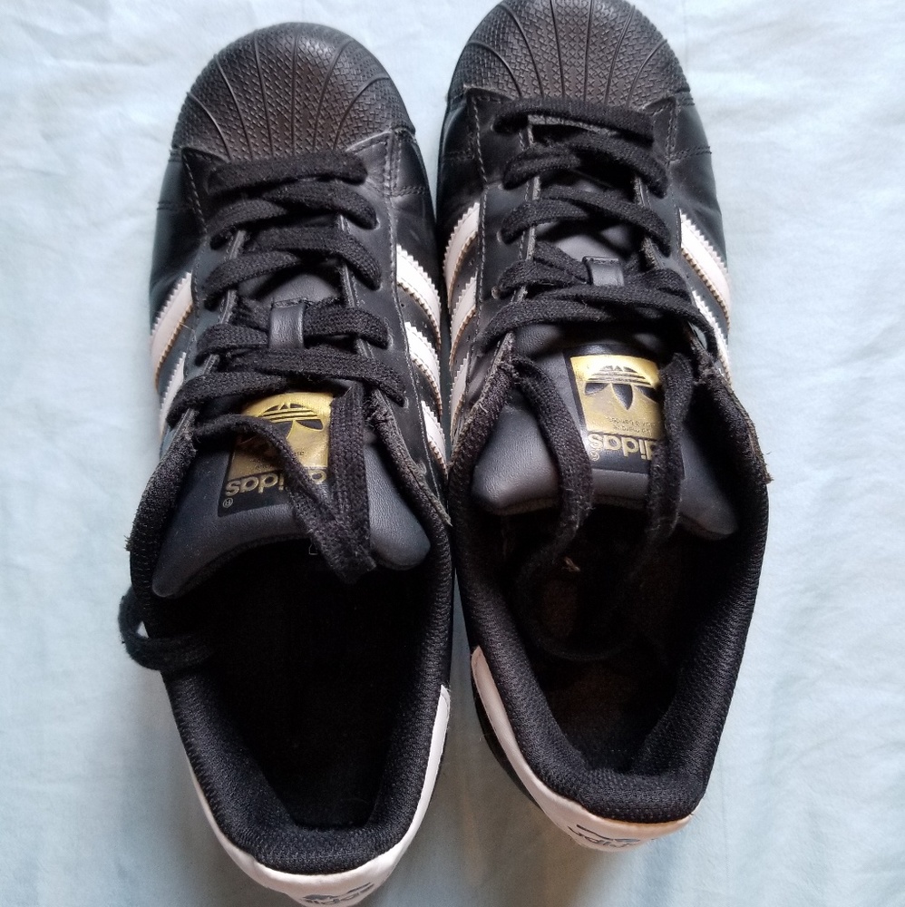 ADIDAS superstars